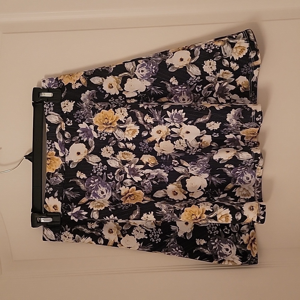 H&M Floral Skirt, Size S, Excellent Condition